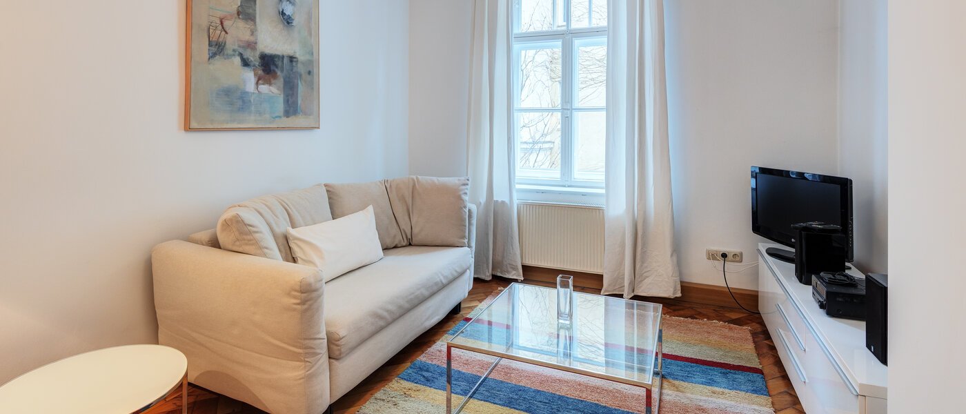 appartamento München Neuhausen 02 soggiorno 5003