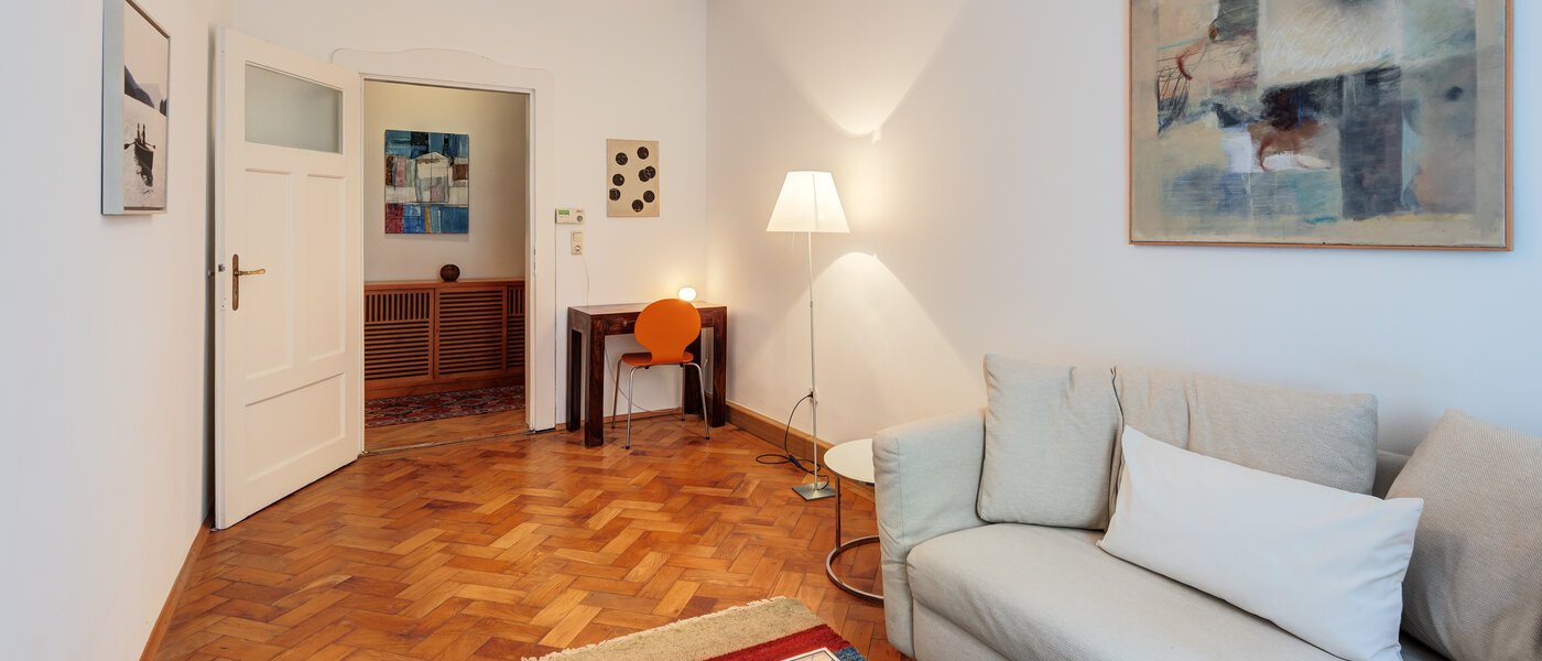 appartamento München Neuhausen 03 soggiorno 5003