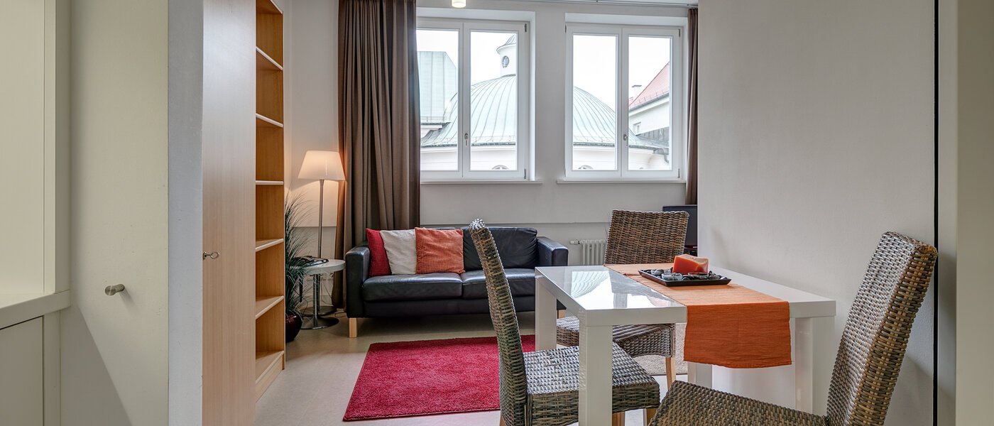 appartamento München Lehel 02 soggiorno 5111