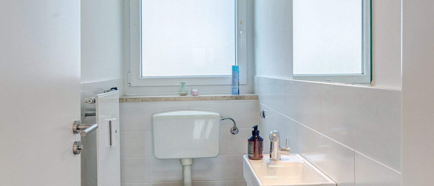 appartamento München Bogenhausen 01 toilette per gli ospiti 53