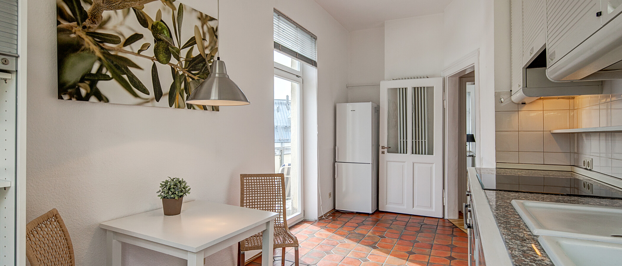appartamento München Schwabing (links der Leopoldstraße) 02 cucina 556