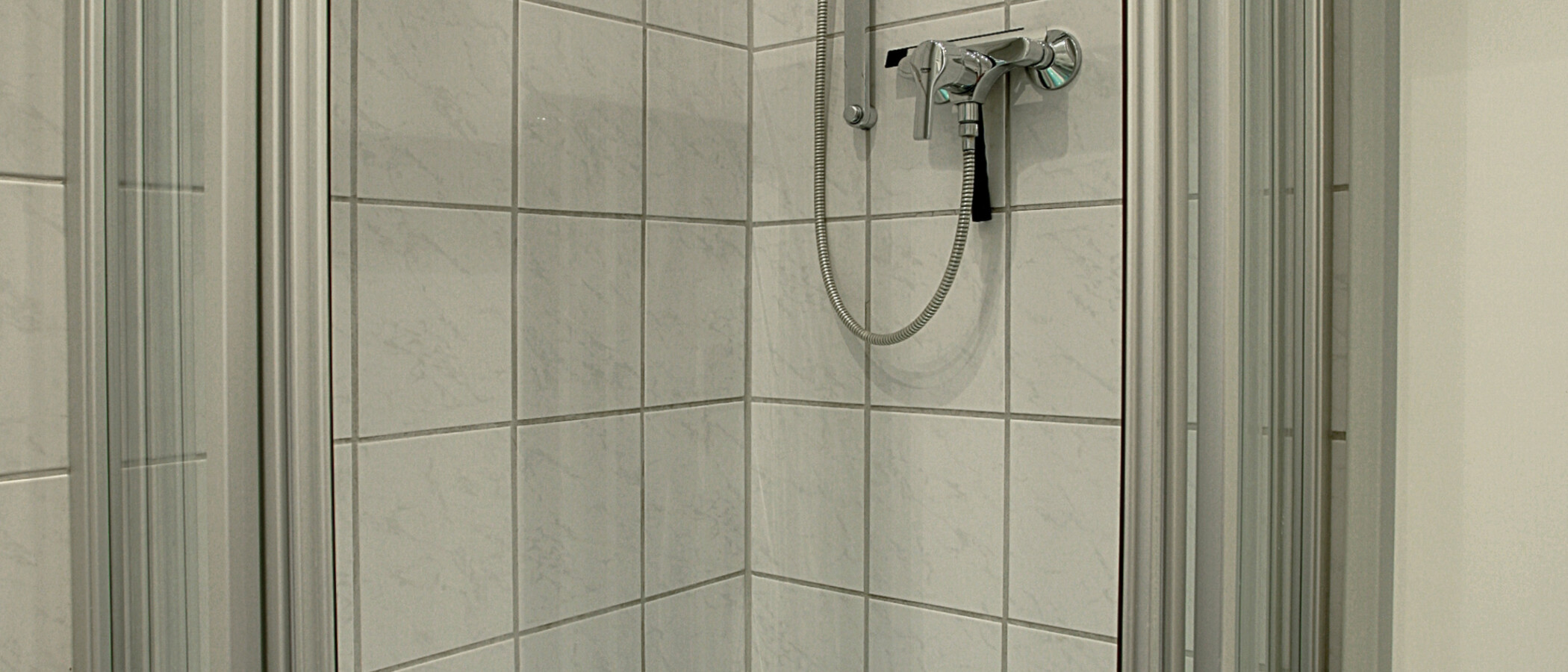 appartamento con giardino Baierbrunn 03 bagno 5633