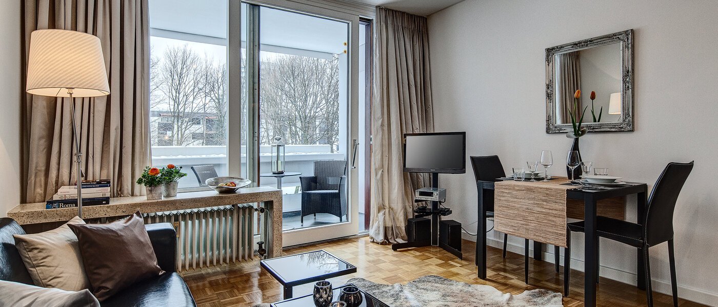 appartamento München Arabellapark 02 soggiorno 6126