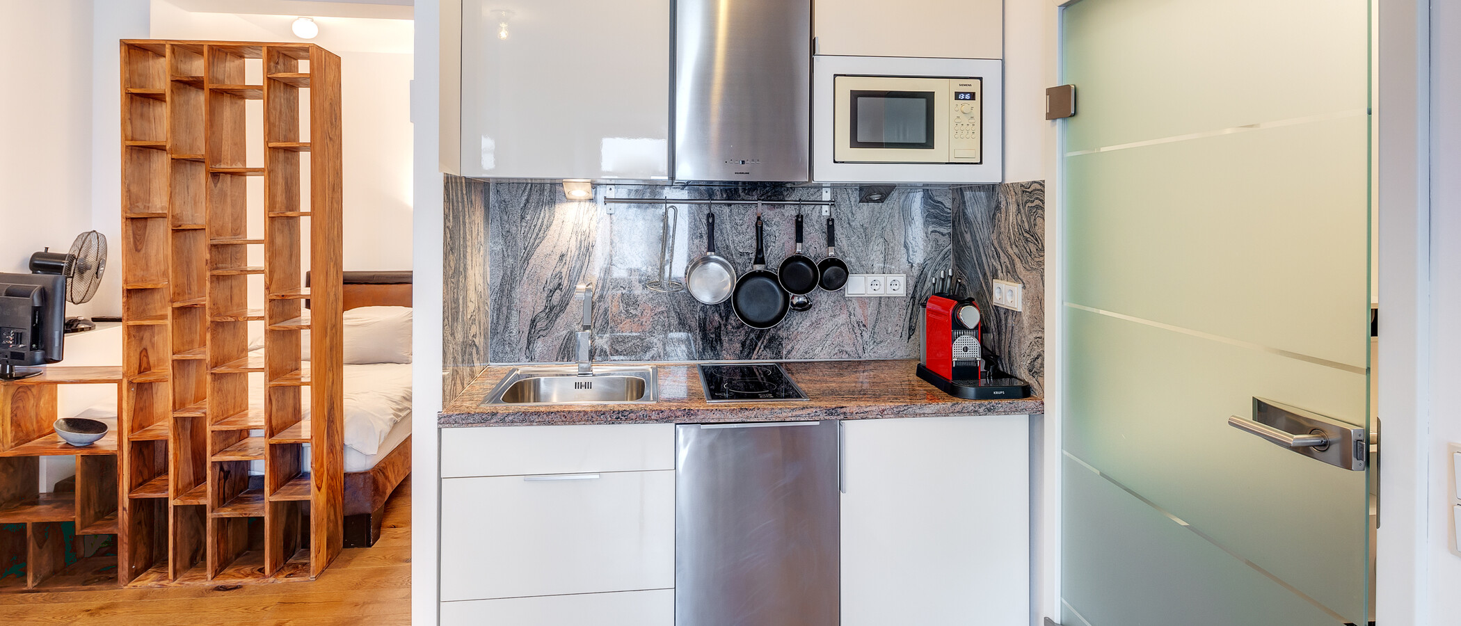 appartamento München Glockenbachviertel 01 cucina 6366