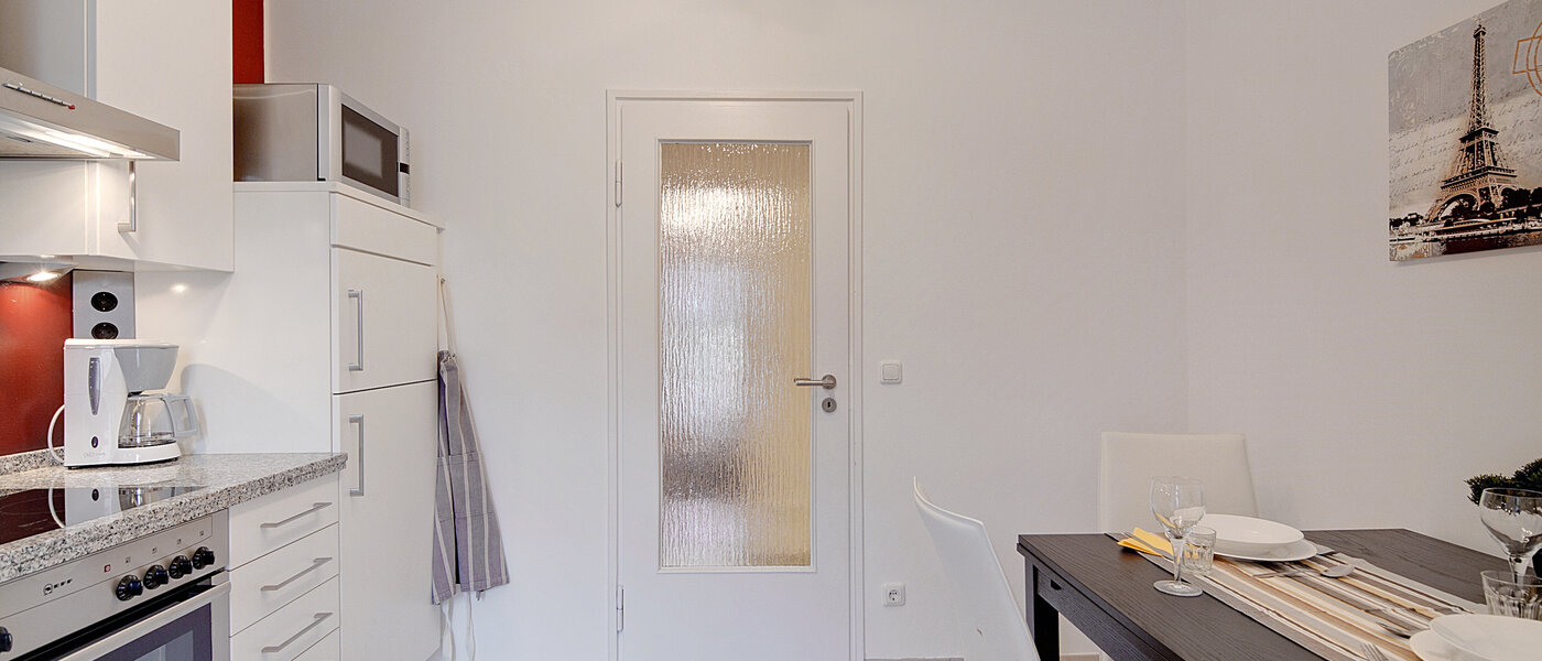 appartamento München Schwabing (links der Leopoldstraße) 04 cucina 6480