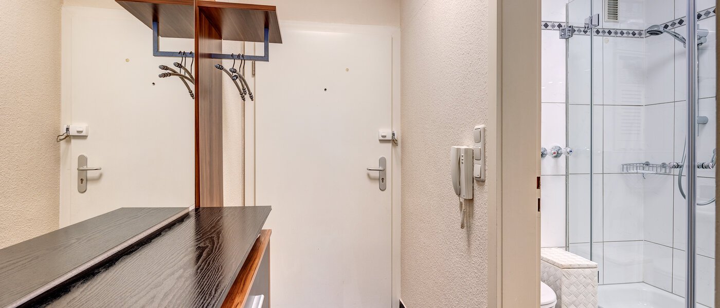 appartamento München Schwabing (links der Leopoldstraße) 02 ingresso/corridioio 6491