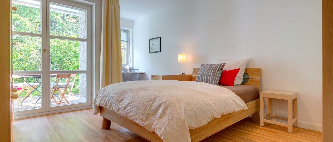 appartamento con giardino München Neuhausen 01 zona notte 6555