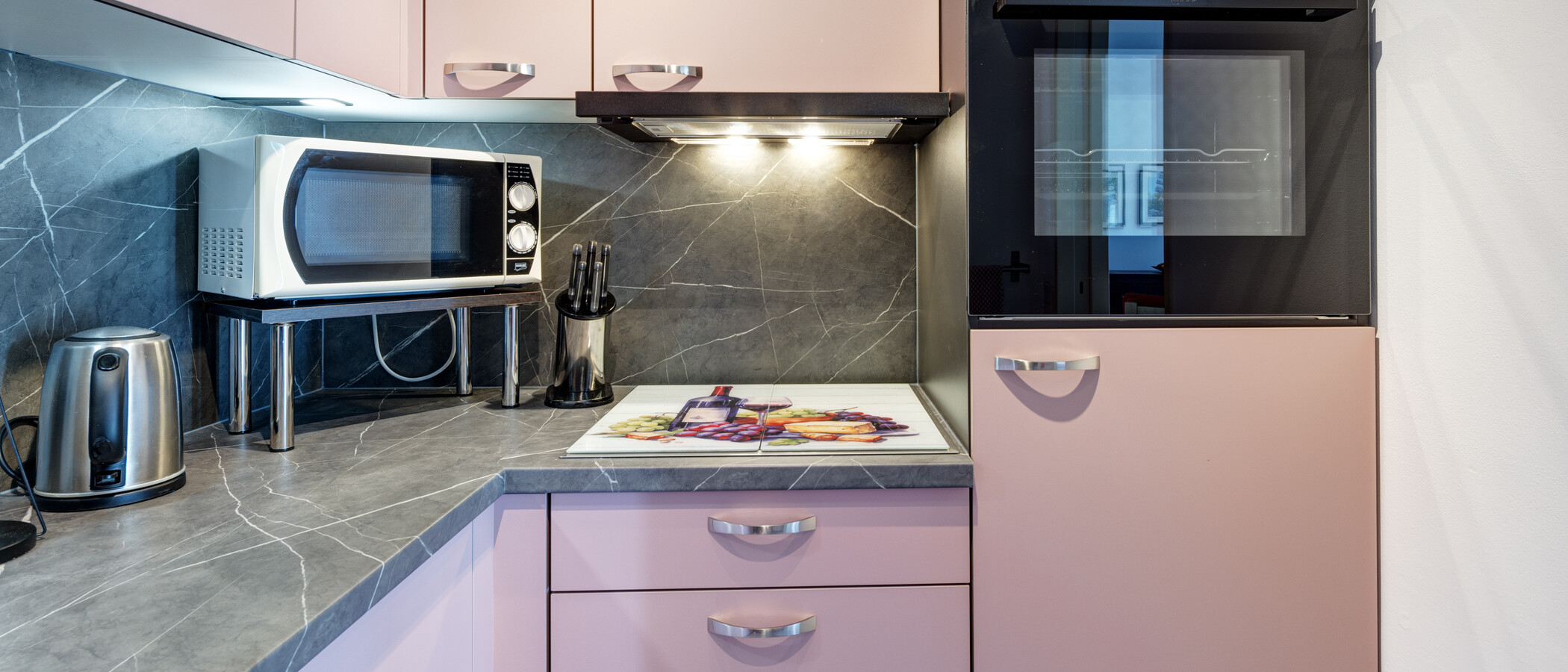 appartamento con giardino München Neuhausen 02 cucina 6696
