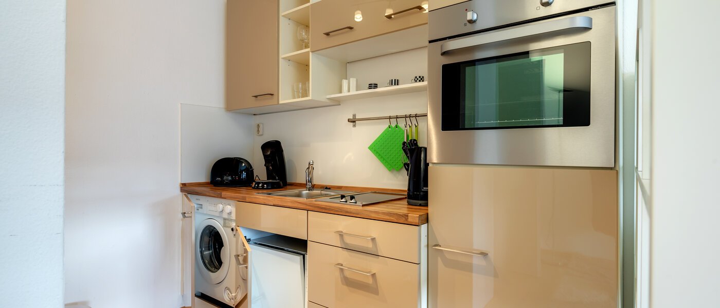 appartamento München Schwabing 02 cucina 7050