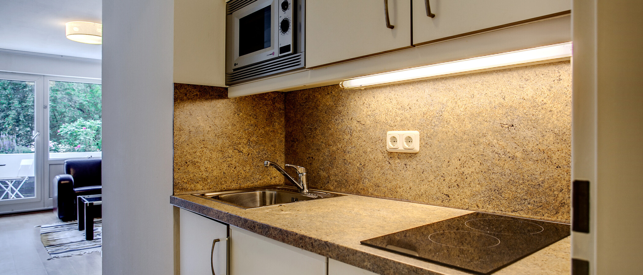 appartamento München Arabellapark 01 cucina 7076