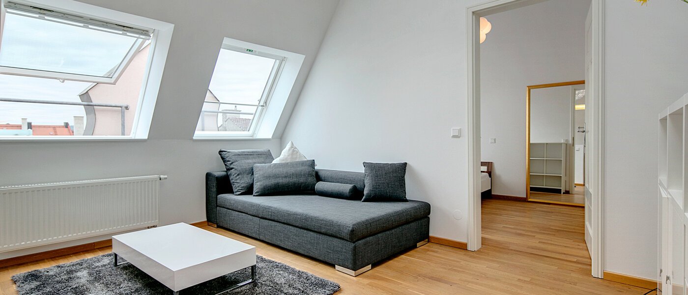 attico München Neuhausen 01 soggiorno 7084