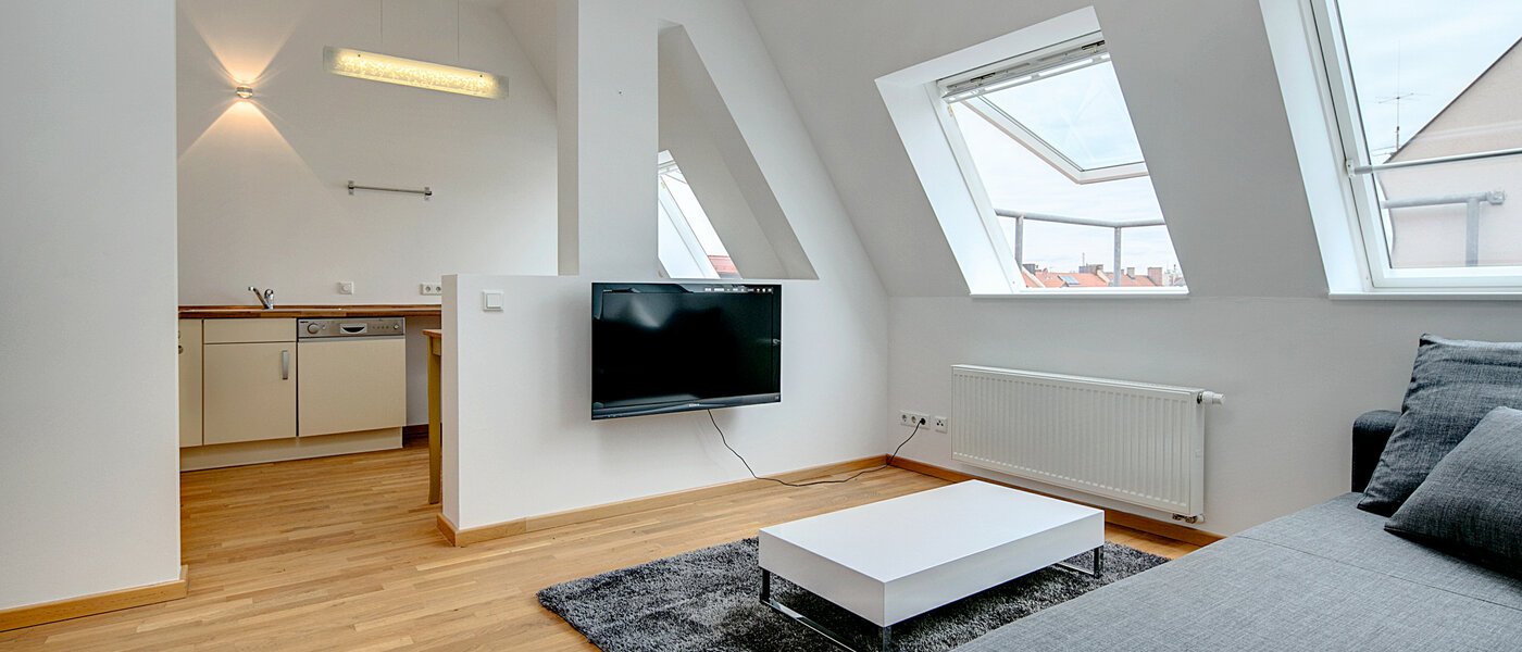 attico München Neuhausen 02 soggiorno 7084