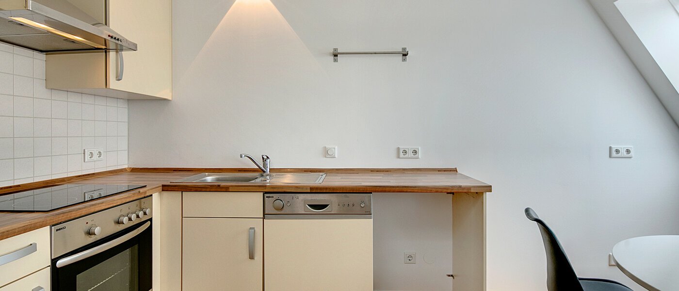 attico München Neuhausen 02 cucina 7084