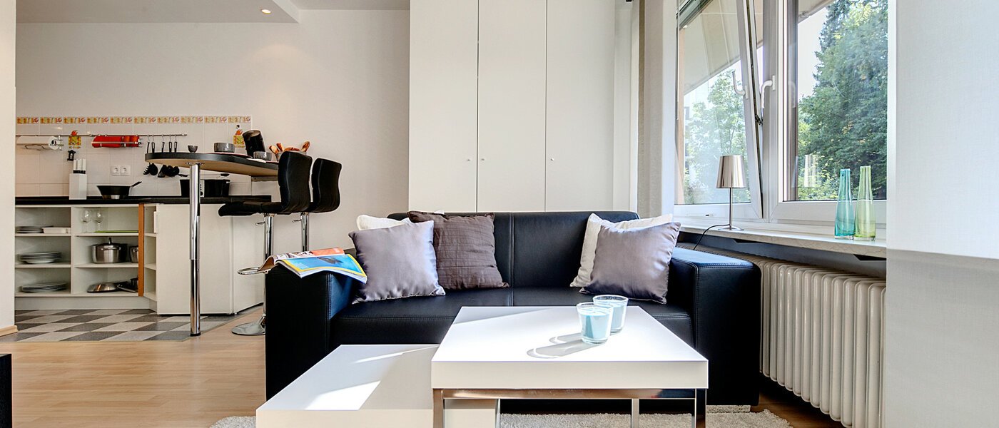 appartamento München Neuhausen 04 soggiorno 7179