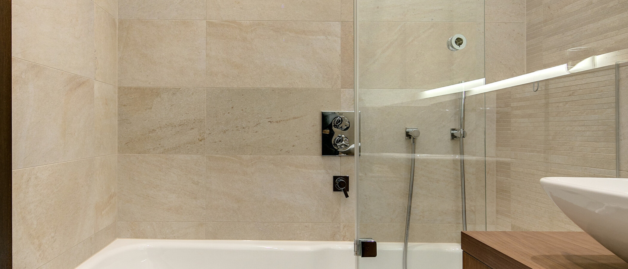 attico con terrazzo München Arabellapark 02 bagno 7279
