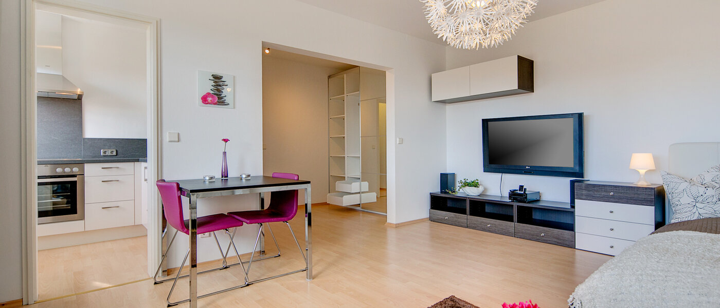 appartamento München Neuperlach 04 soggiorno 7310