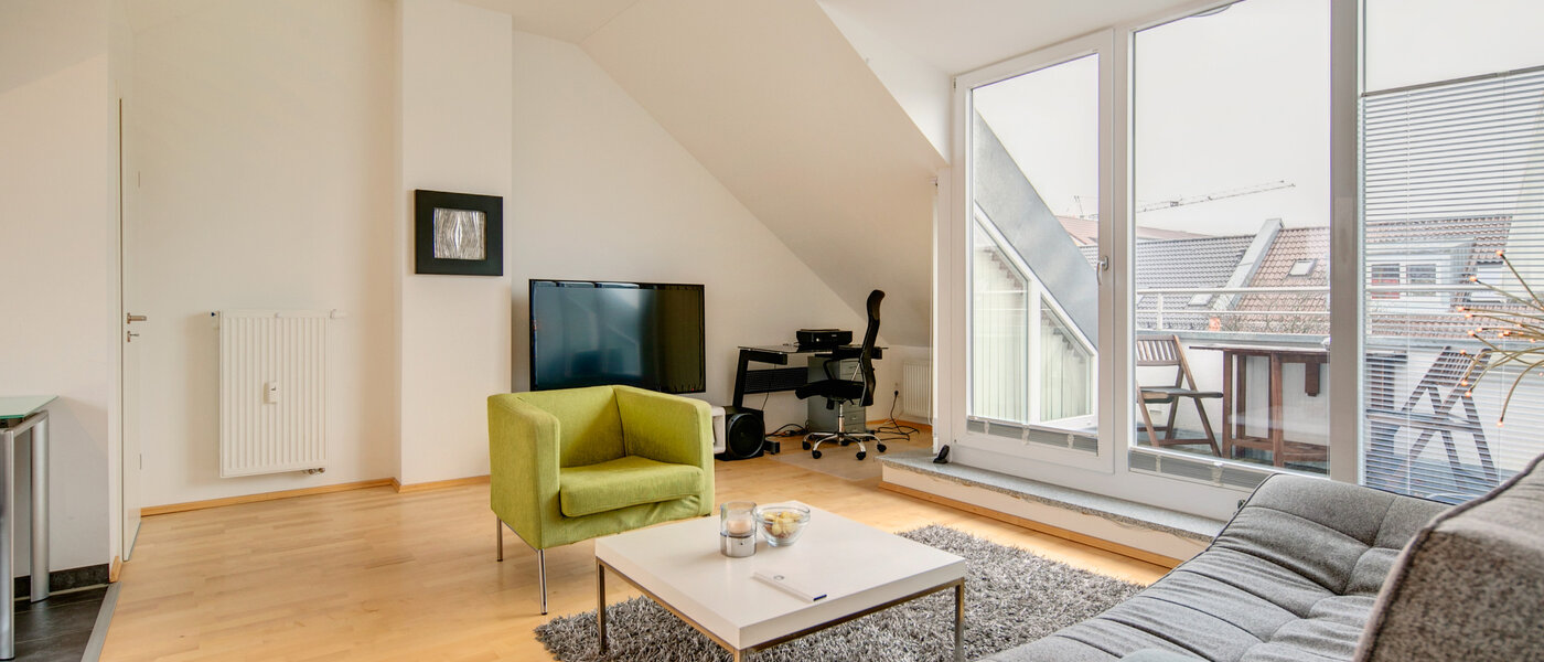 attico con terrazzo München Untermenzing 02 soggiorno 7372