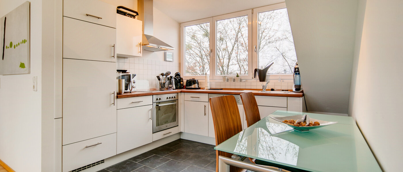 attico con terrazzo München Untermenzing 01 cucina 7372