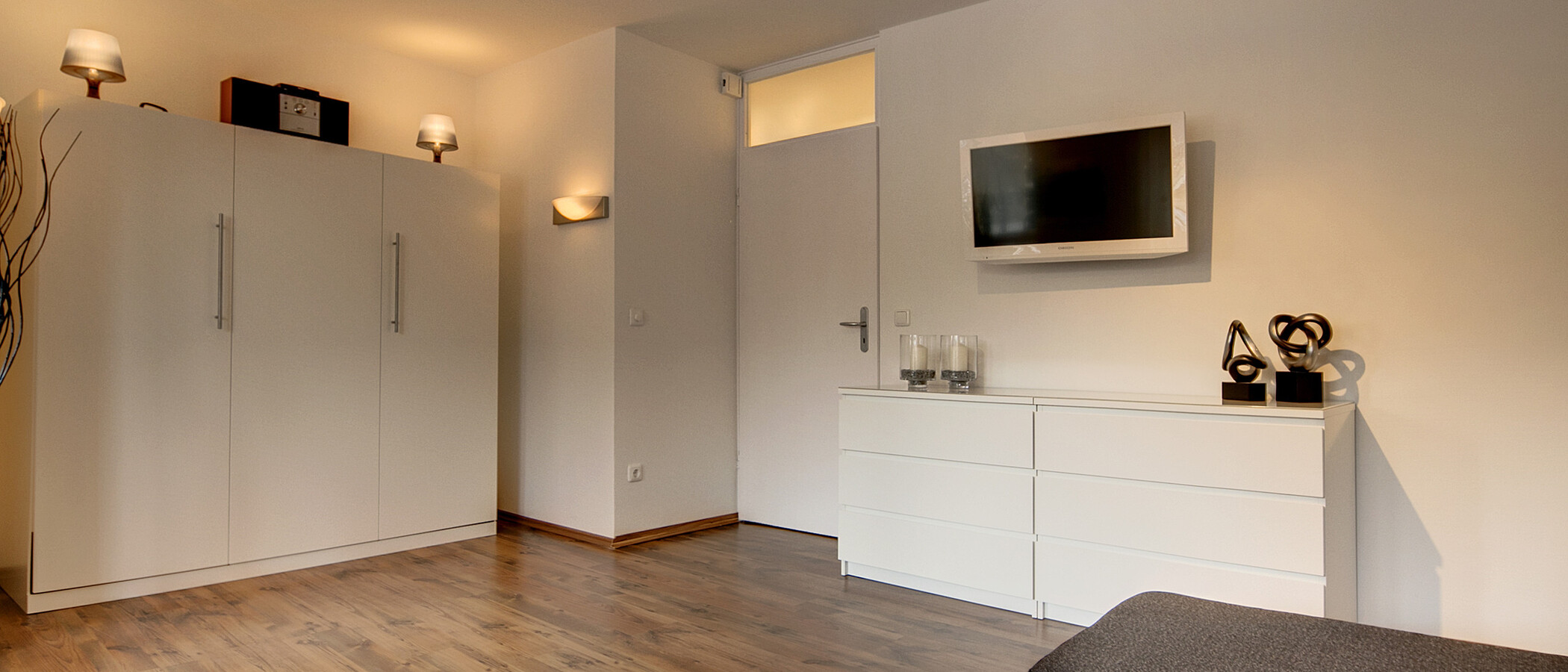 appartamento München Neuhausen 04 soggiorno 7421