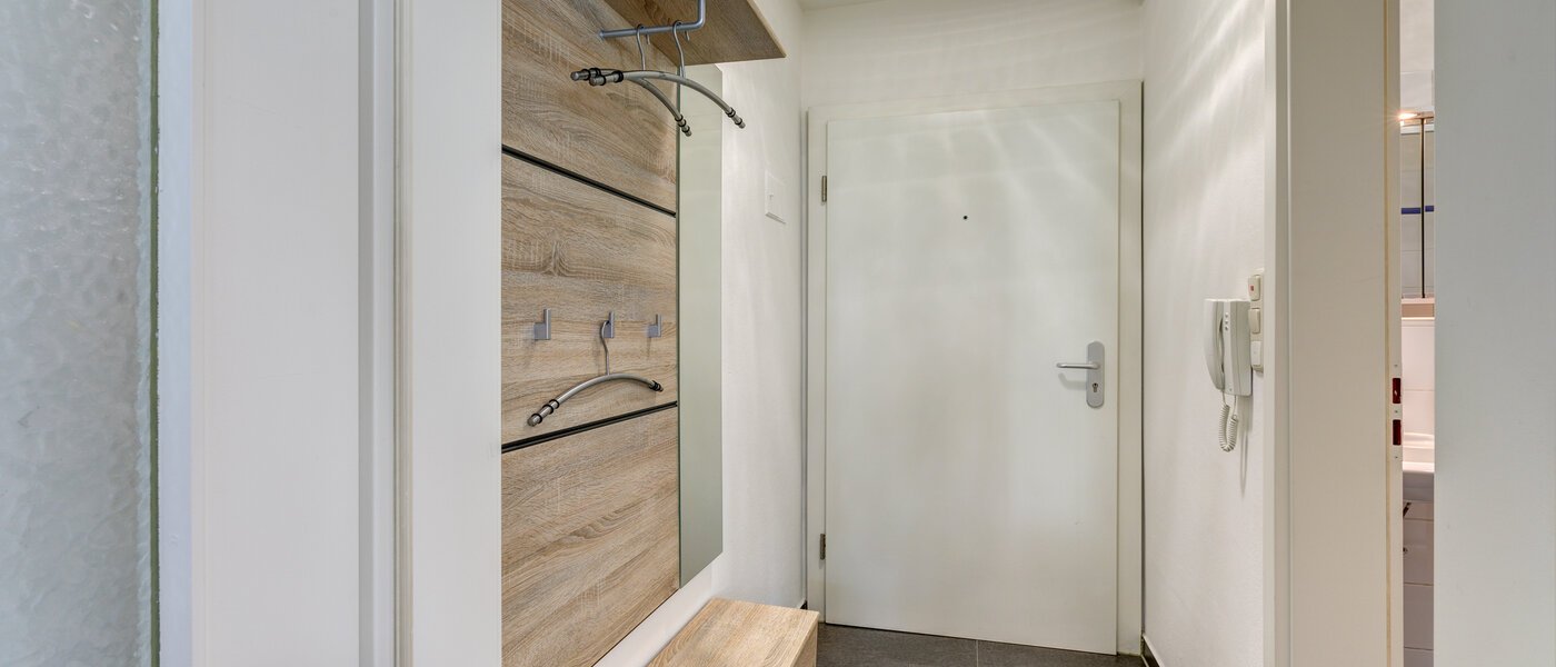 appartamento München Schwabing (links der Leopoldstraße) 02 ingresso/corridioio 7687