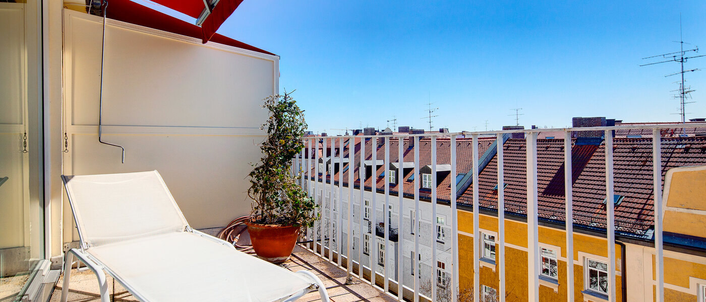 attico con terrazzo München Schwabing-West (rund um den Hohenzollernplatz) 02 terrazza sul tetto 7704