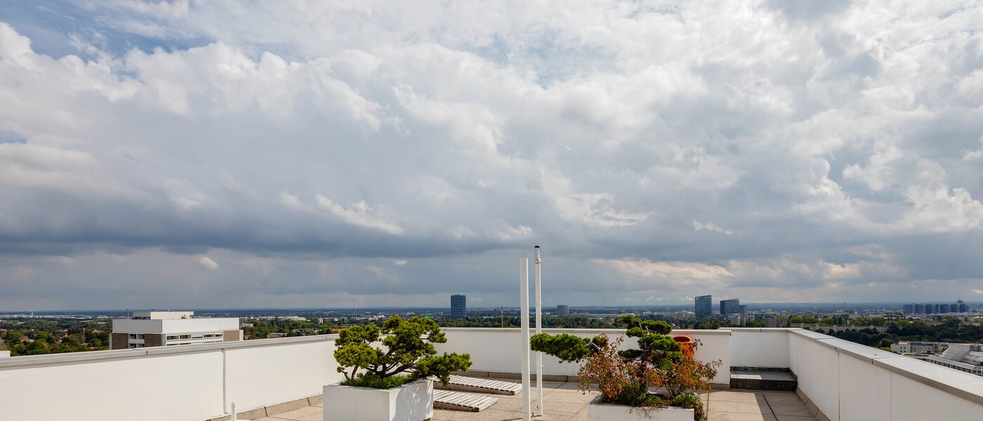 abitazione München Arabellapark 01 terazzo condiviso 7848