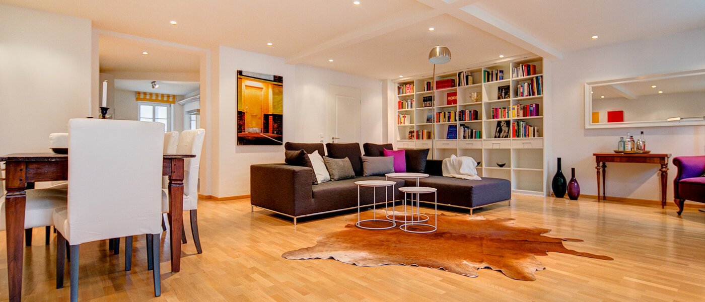 appartamento München Glockenbachviertel 02 soggiorno 8066