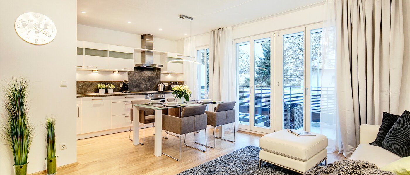 appartamento München Bogenhausen 02 soggiorno 8290