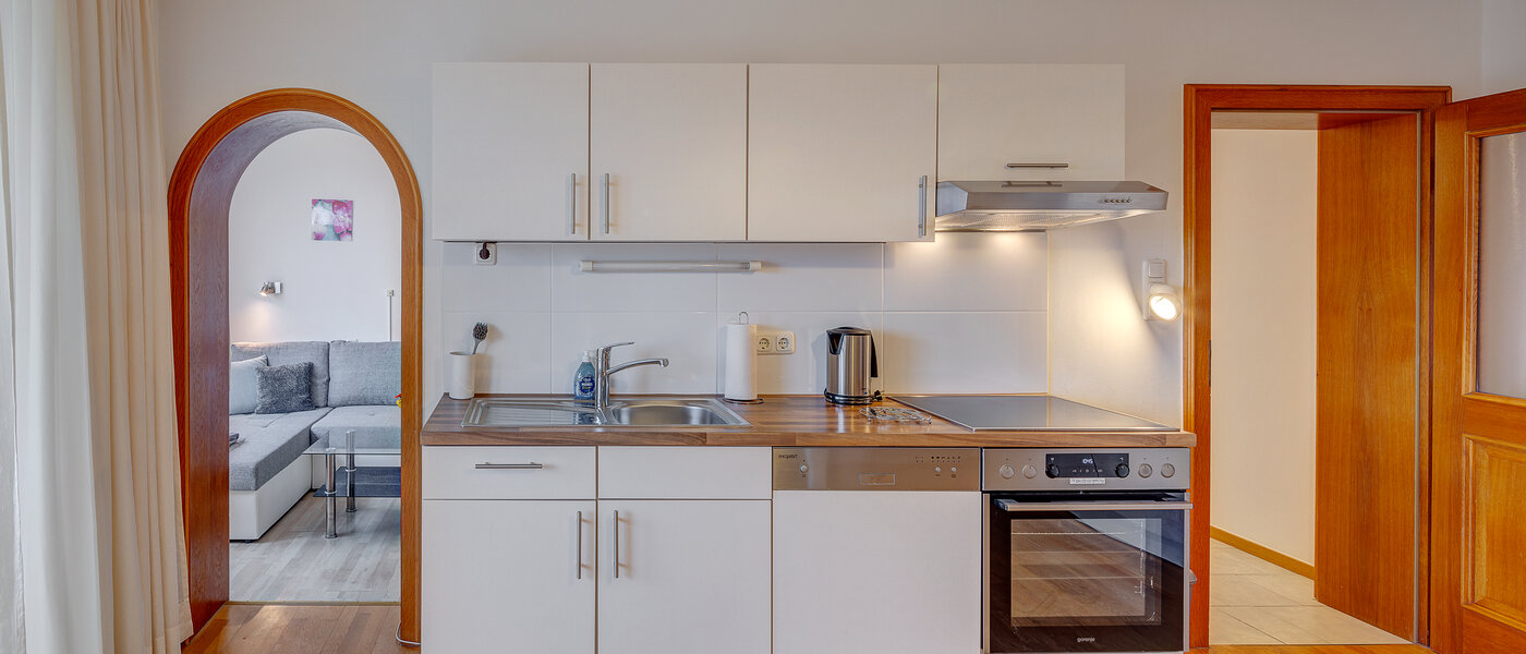 appartamento München Bogenhausen 02 cucina 8368