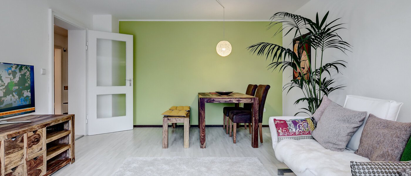 appartamento München Englschalking 04 soggiorno 8399