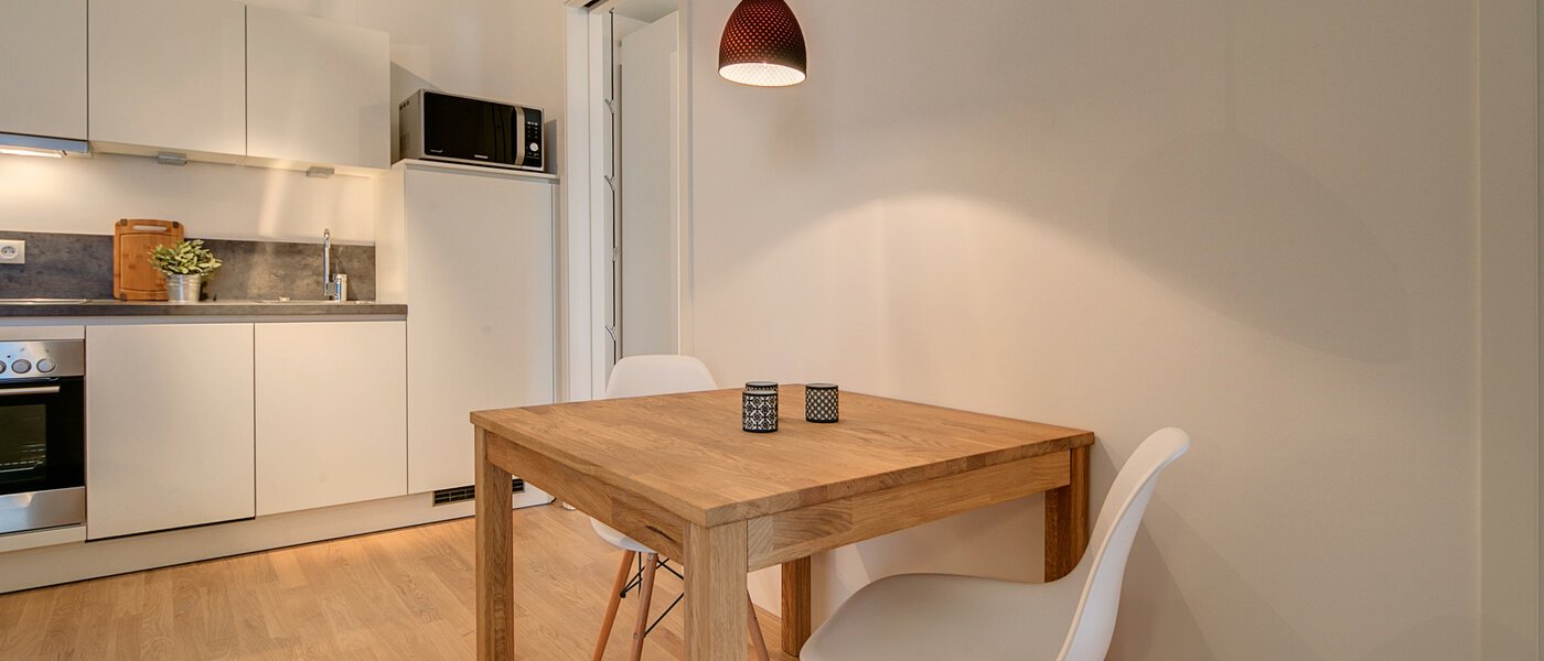 appartamento München Bogenhausen 03 soggiorno 8432