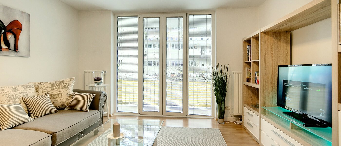 appartamento München Bogenhausen 02 soggiorno 8433