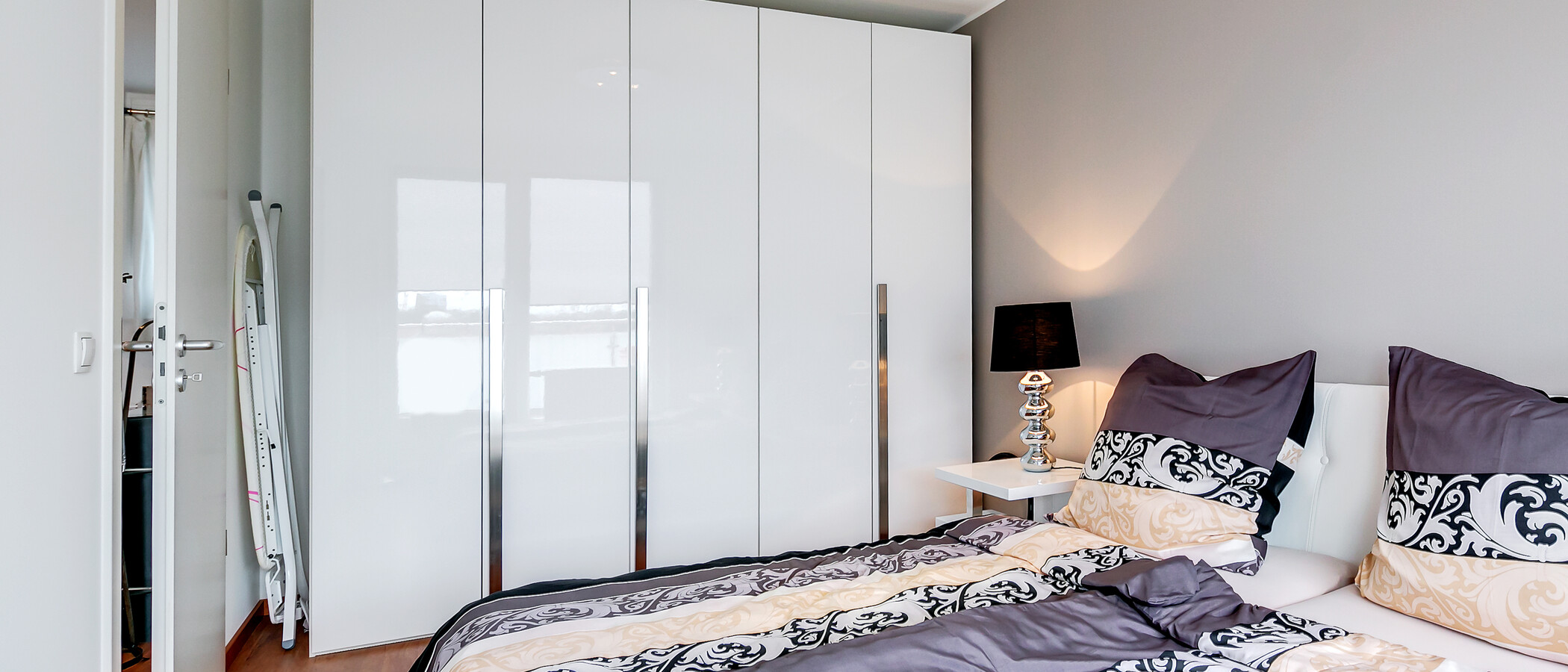 attico con terrazzo München Bogenhausen 04 zona notte 8467