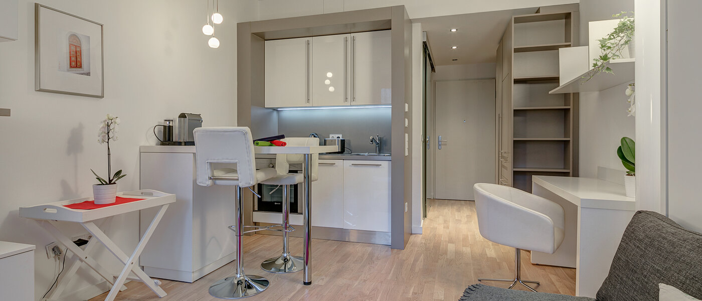 abitazione München Bogenhausen 05 soggiorno 8661