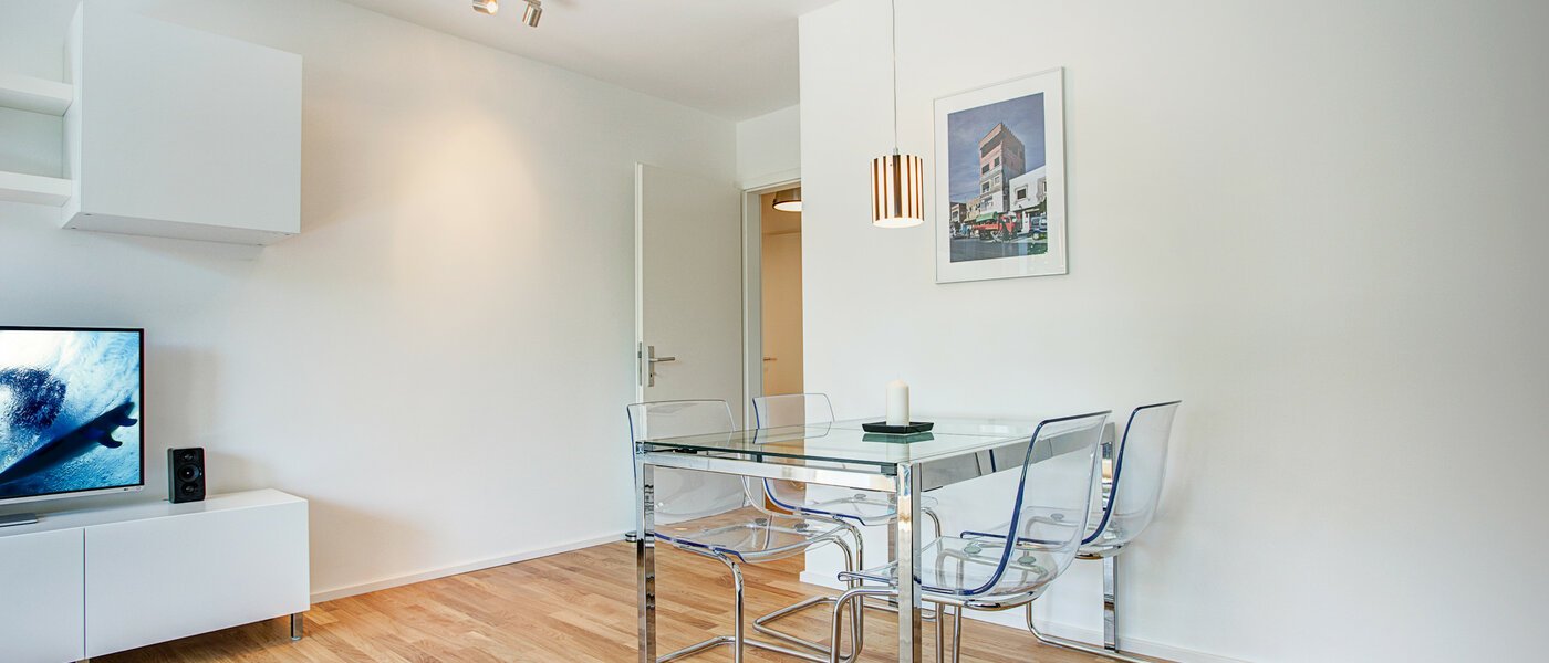 appartamento München Freimann 04 soggiorno 8673