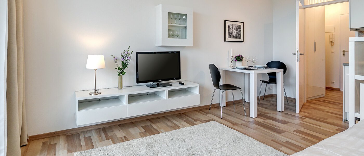 abitazione München Haidhausen 03 soggiorno 8801