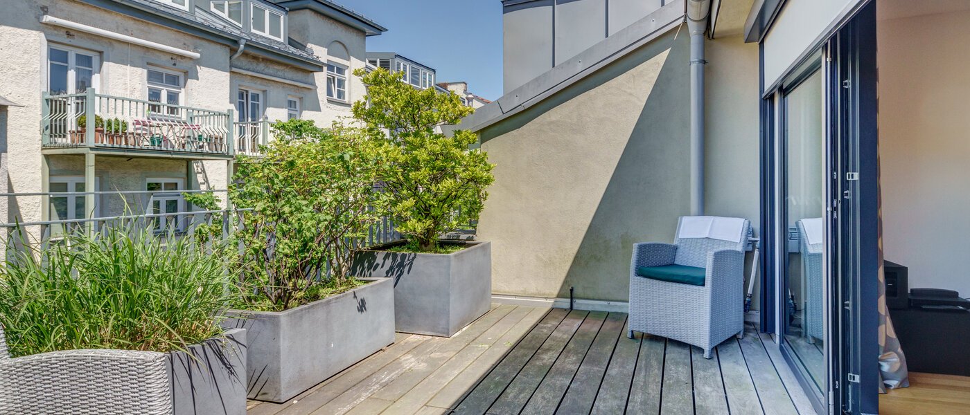 attico con terrazzo München Altstadt 03 terrazza sul tetto 9009