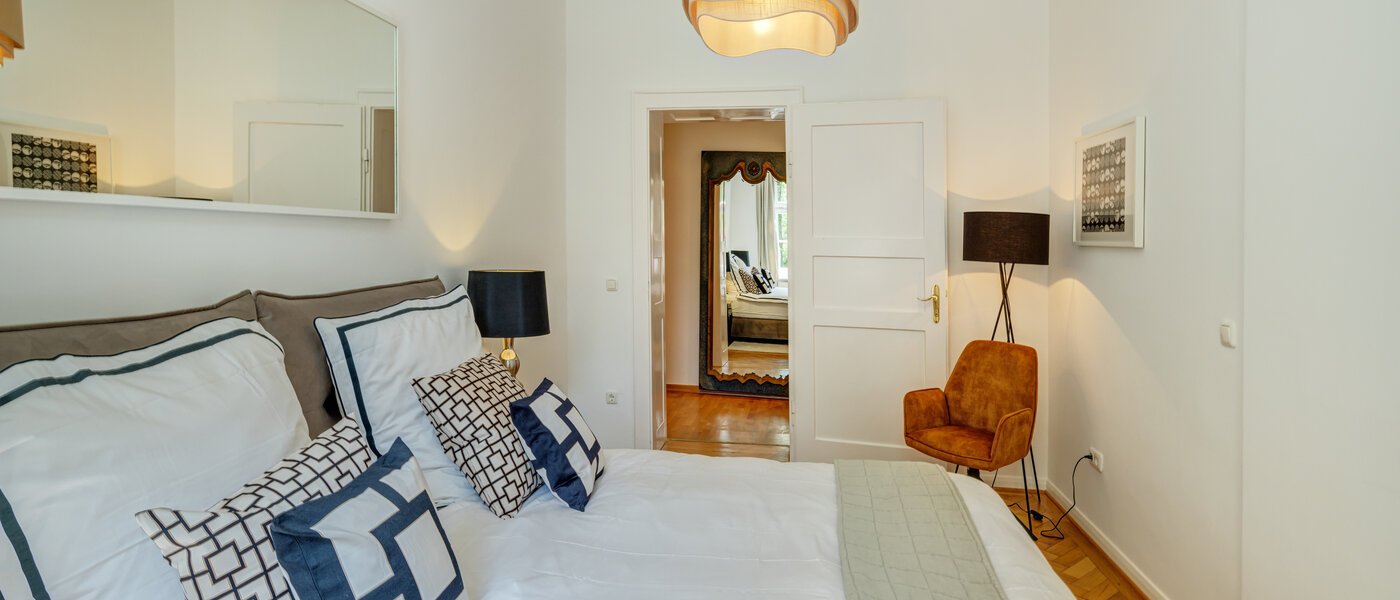 appartamento München Schwabing-West (rund um den Hohenzollernplatz) 03 camera da letto 9021