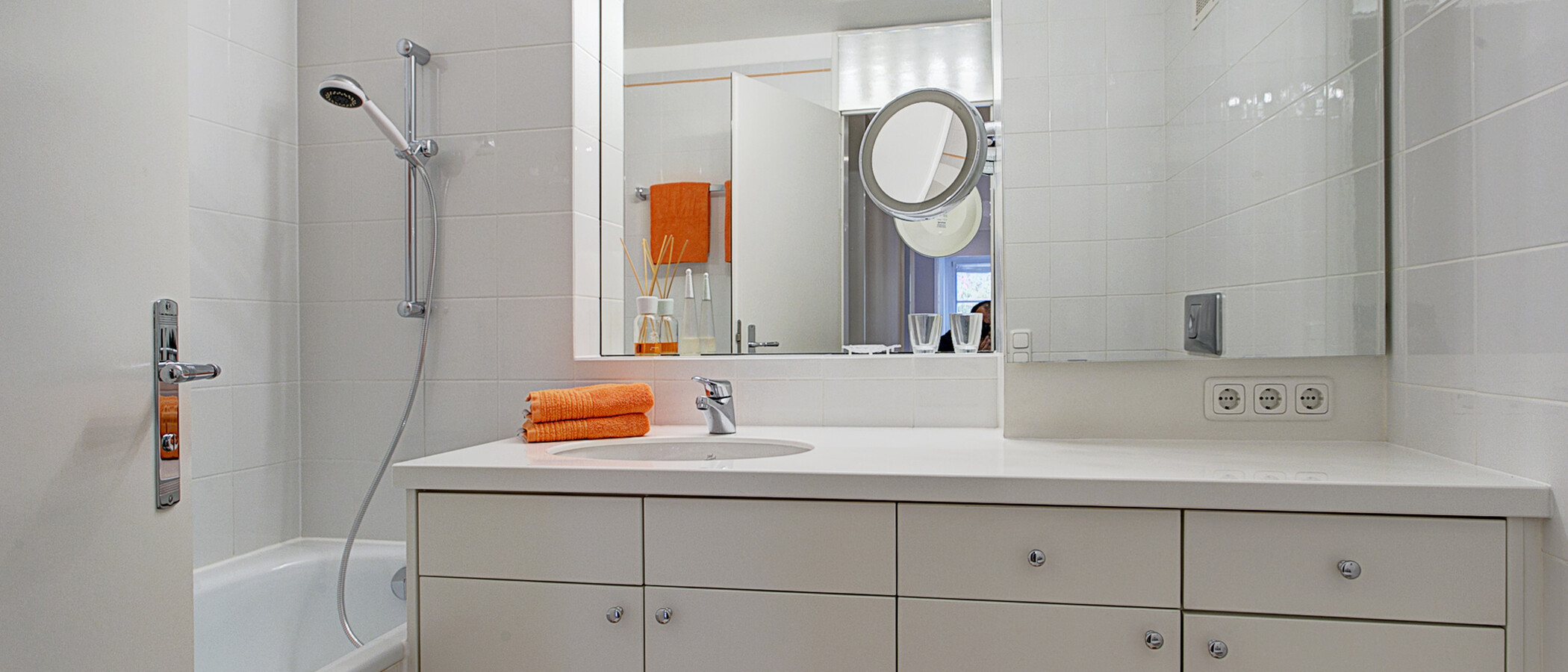 attico con terrazzo München Arabellapark 02 bagno 9024