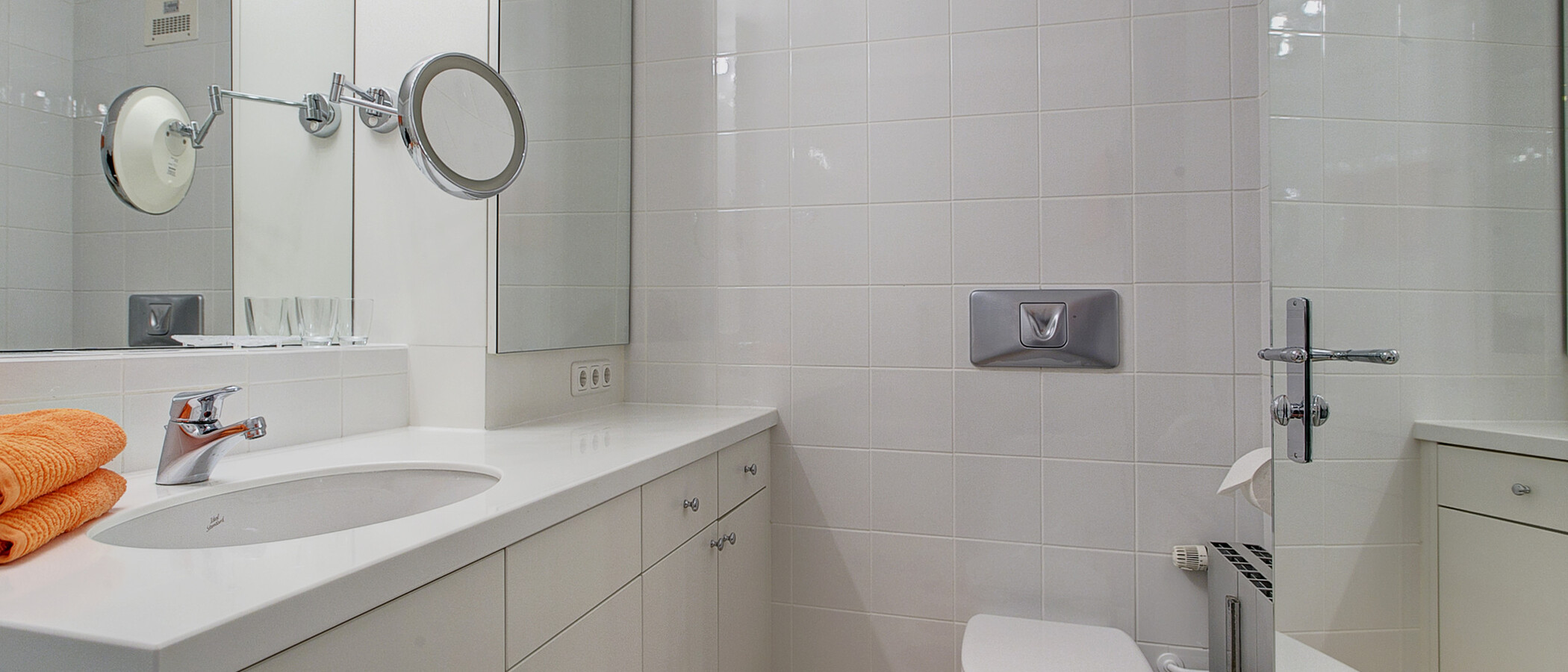 attico con terrazzo München Arabellapark 03 bagno 9024