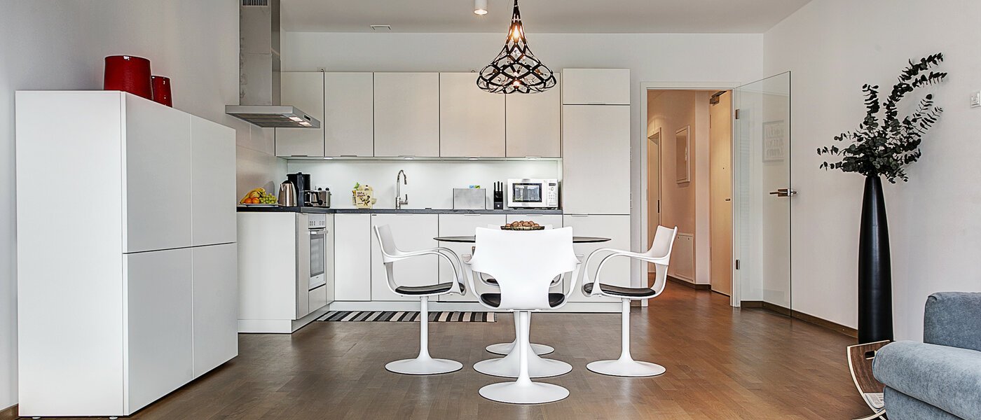 appartamento München Neuhausen 03 soggiorno 9058