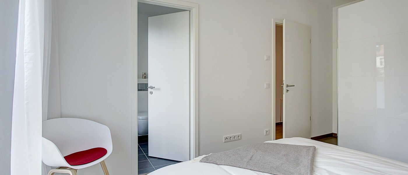 appartamento München Neuhausen 04 zona notte 9058