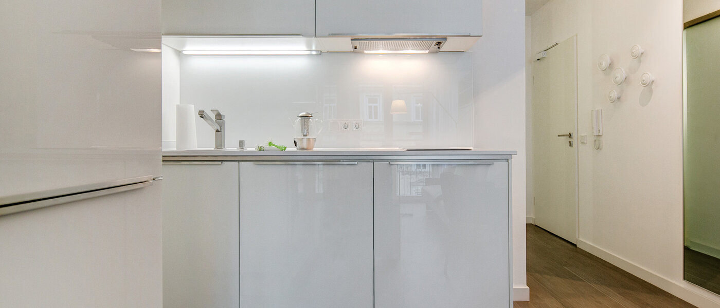 abitazione München Schwabing-Nord (zw. Leopoldstraße & Englischen Garten) 03 cucina 9075