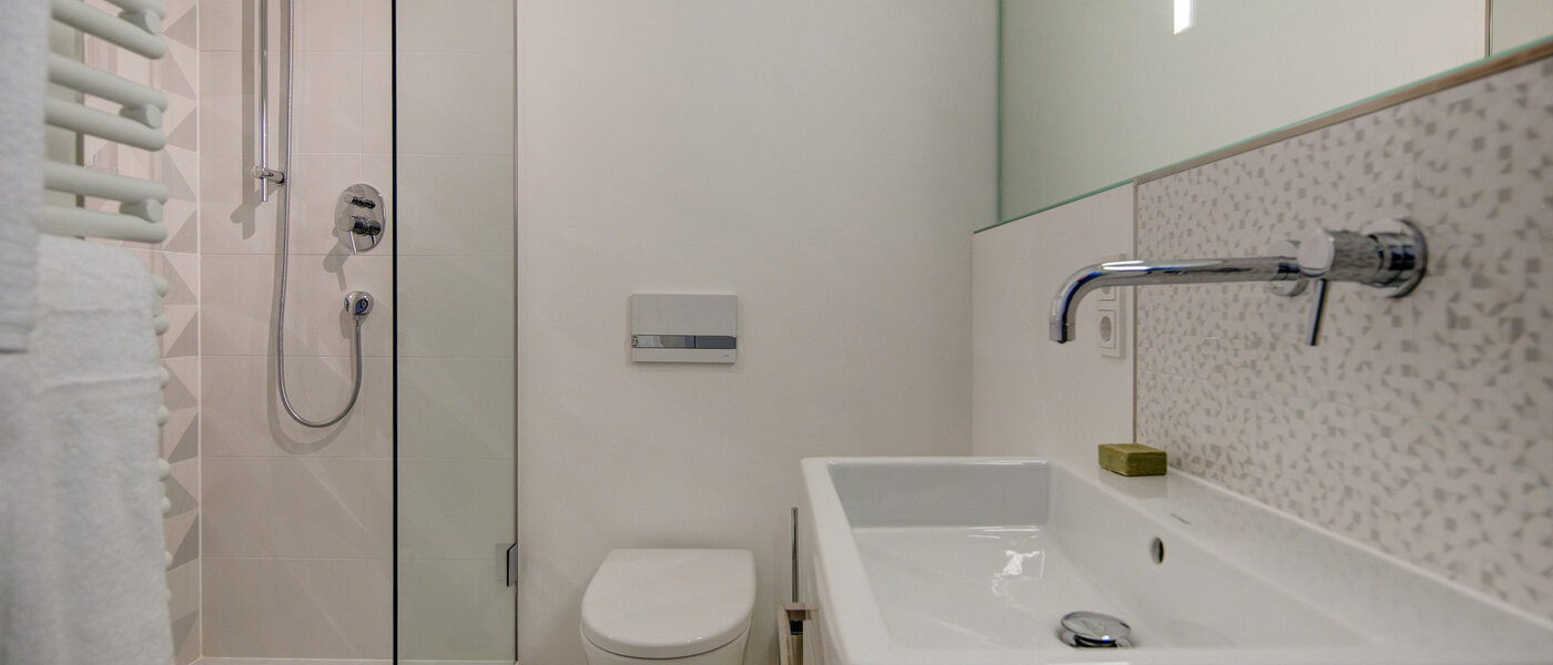 abitazione München Schwabing-Nord (zw. Leopoldstraße & Englischen Garten) 01 bagno 9075