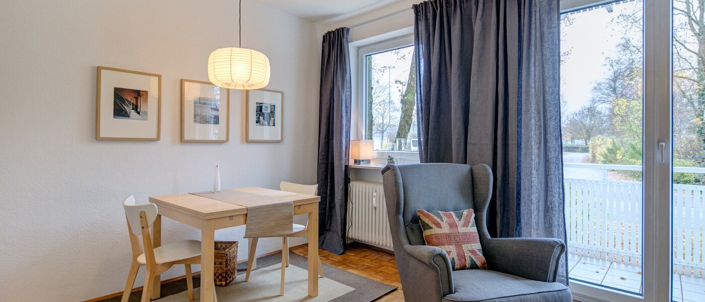 appartamento München Harlaching 02 soggiorno 9099