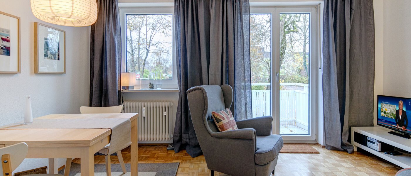 appartamento München Harlaching 03 soggiorno 9099