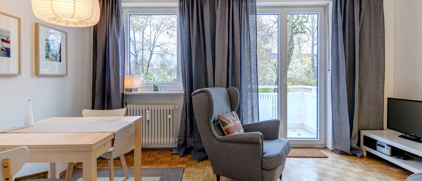 appartamento München Harlaching 03 soggiorno 9099