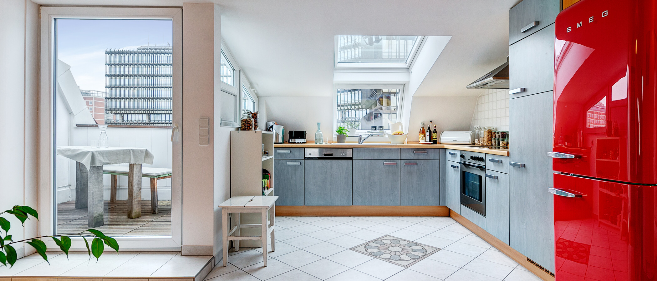 attico con terrazzo München Gärtnerplatzviertel 01 cucina 9135