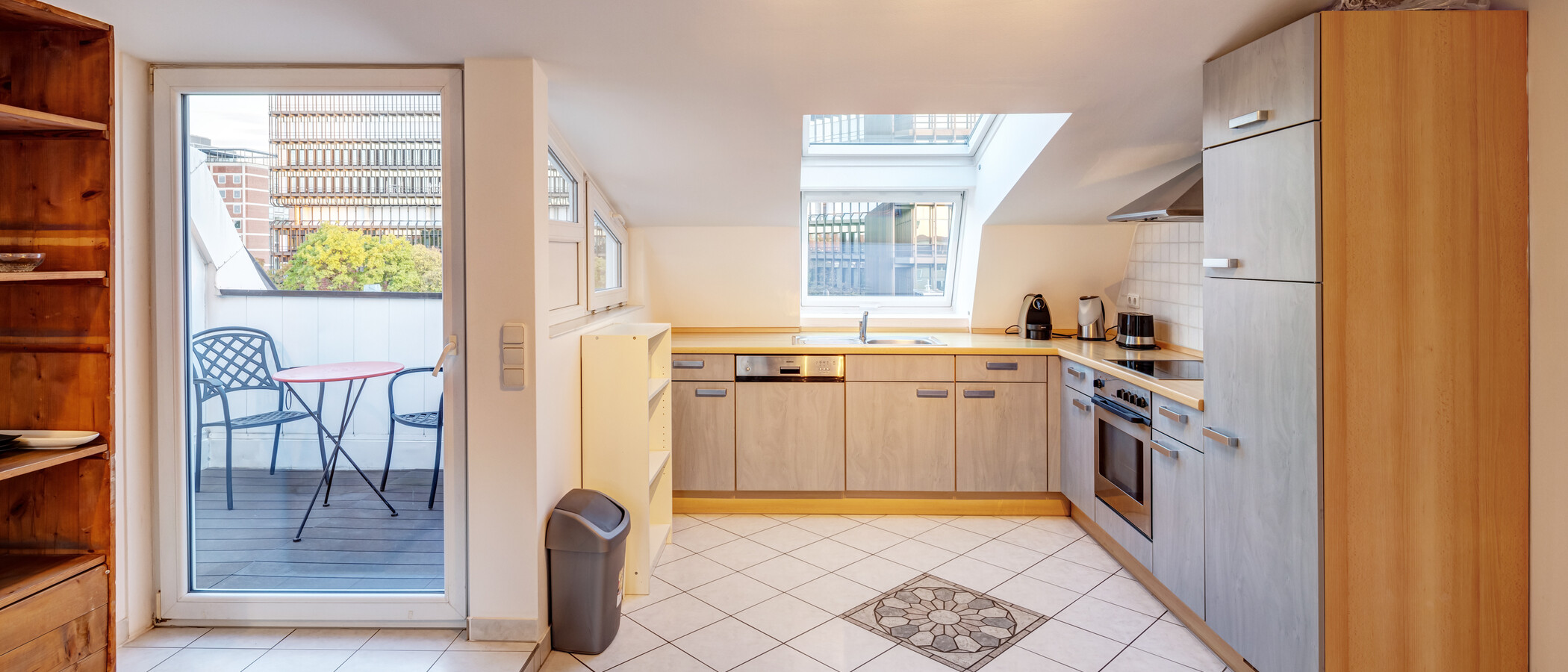 attico con terrazzo München Gärtnerplatzviertel 01 cucina 9135