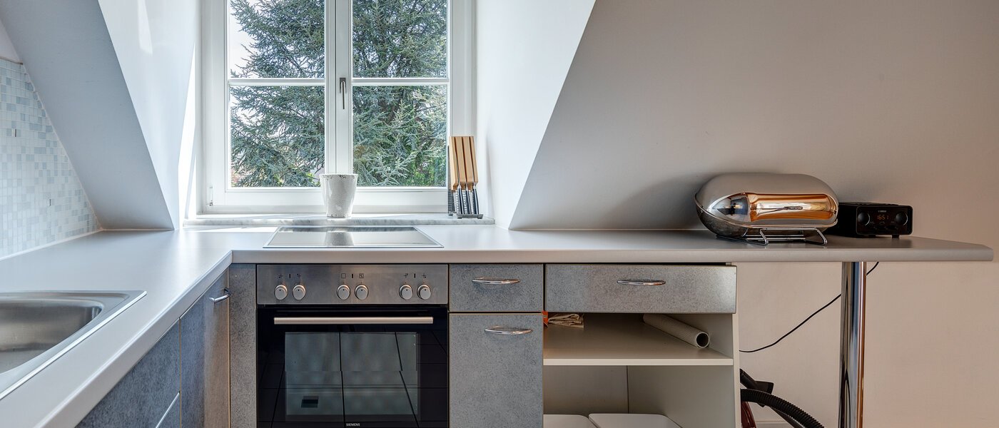 attico con terrazzo München Bogenhausen 02 cucina 9274